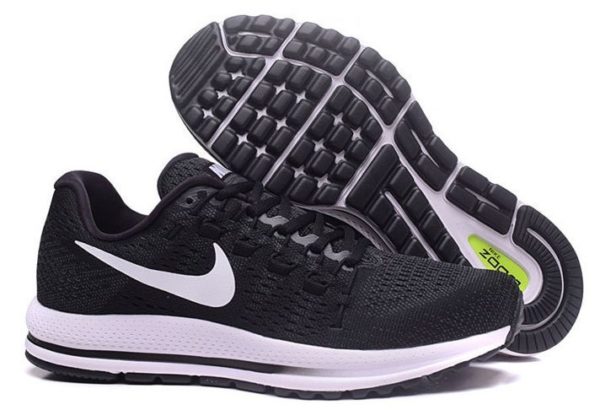 Nike Zoom Vomero 12 черные с белым (40-44)
